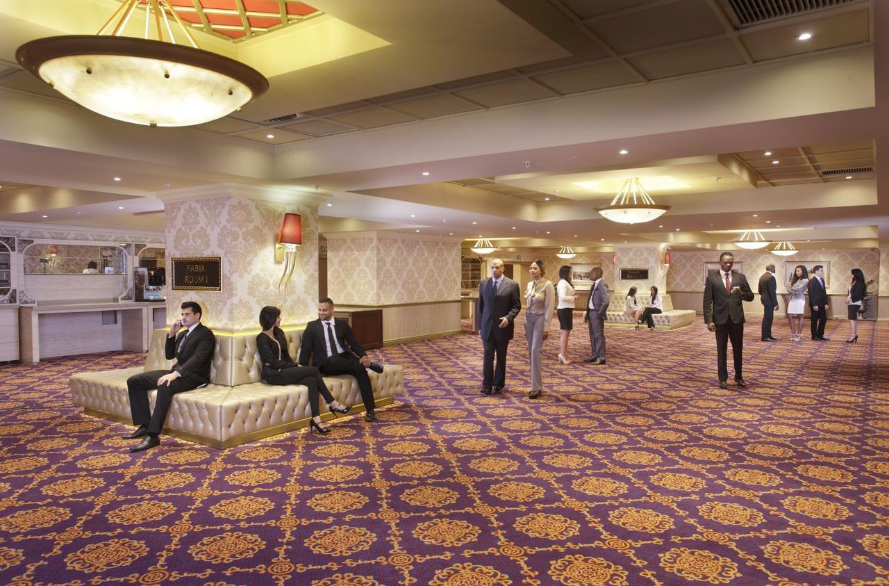 Peermont Metcourt Suites At Emperors Palace Kempton Park Luaran gambar